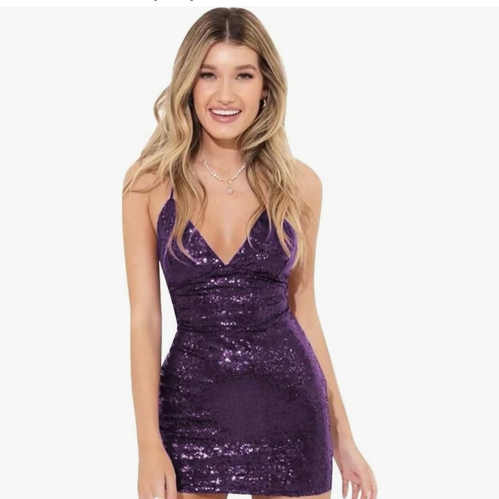 Spagh strap sequin v neck new with out tag